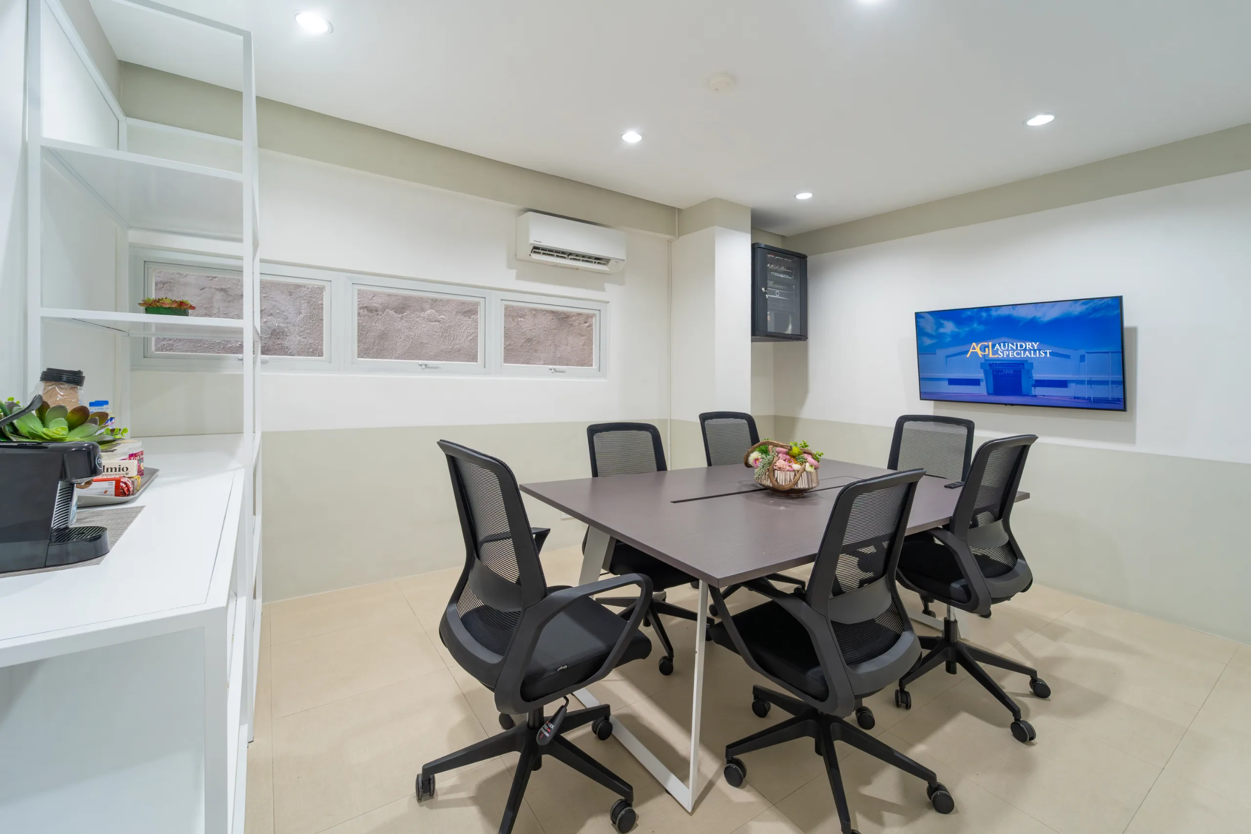 AGLaundry Specialist contact hero